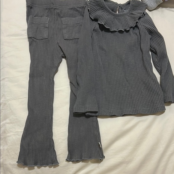 Kids Gray Ribbed Matching Set - Picture 2 of 4